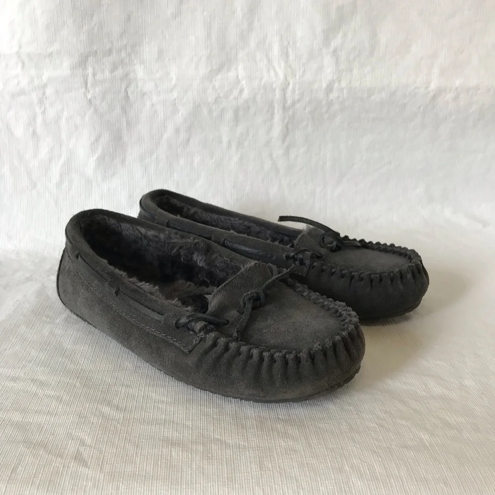 Minnetonka Moccasin Leather Faux Fur Slippers